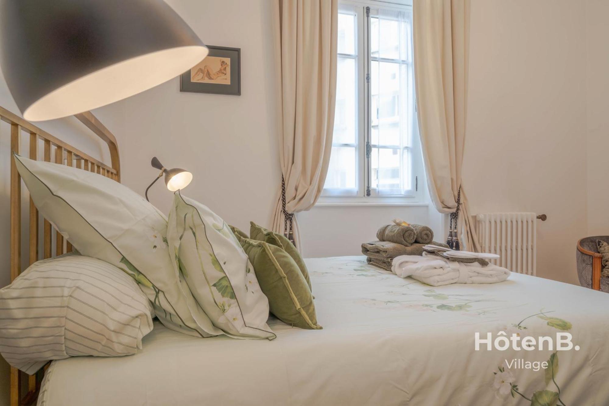 "Les Effrontes" Louis Blanc Charming Apartment リモージュ エクステリア 写真
