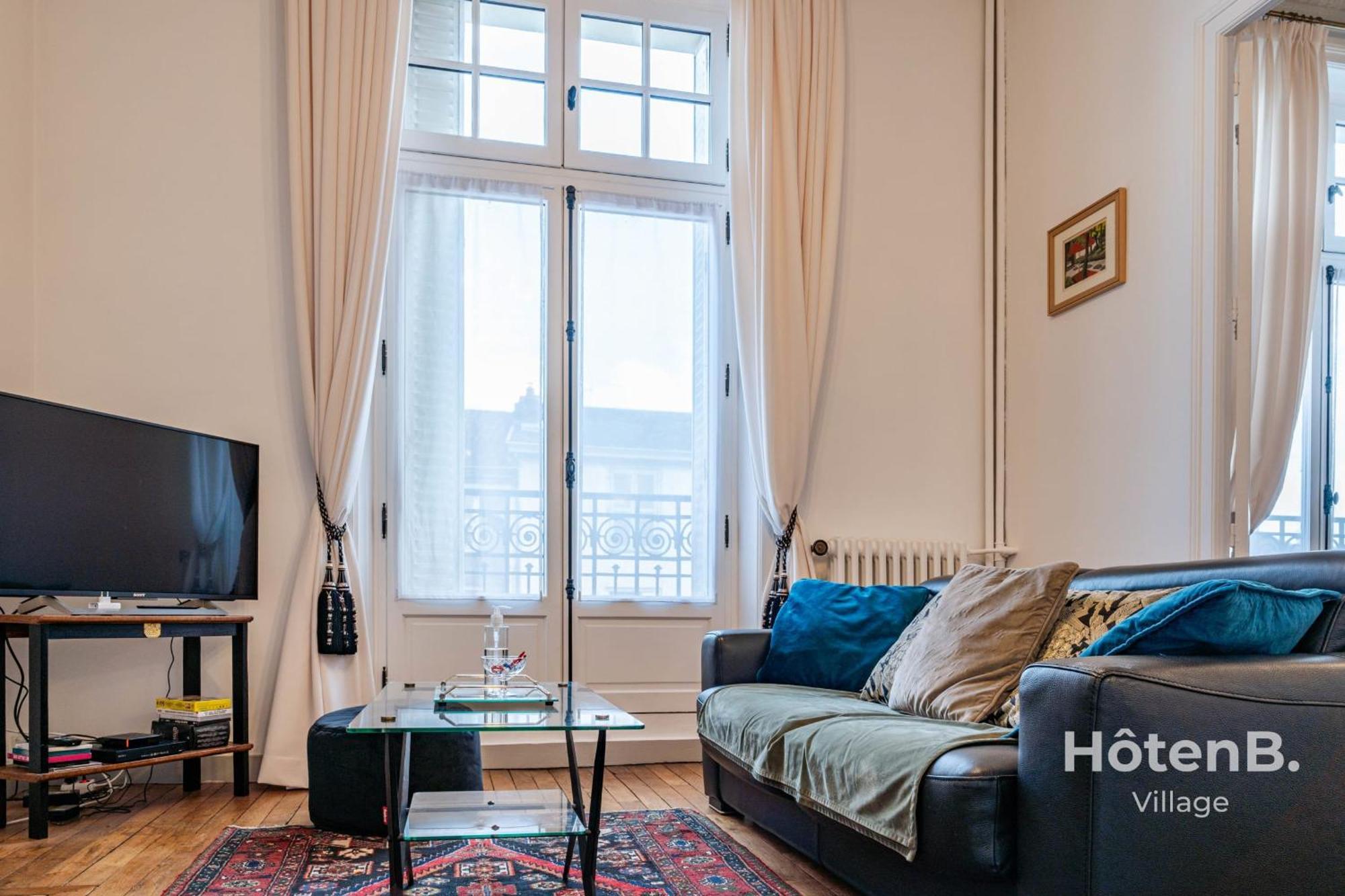 "Les Effrontes" Louis Blanc Charming Apartment リモージュ エクステリア 写真