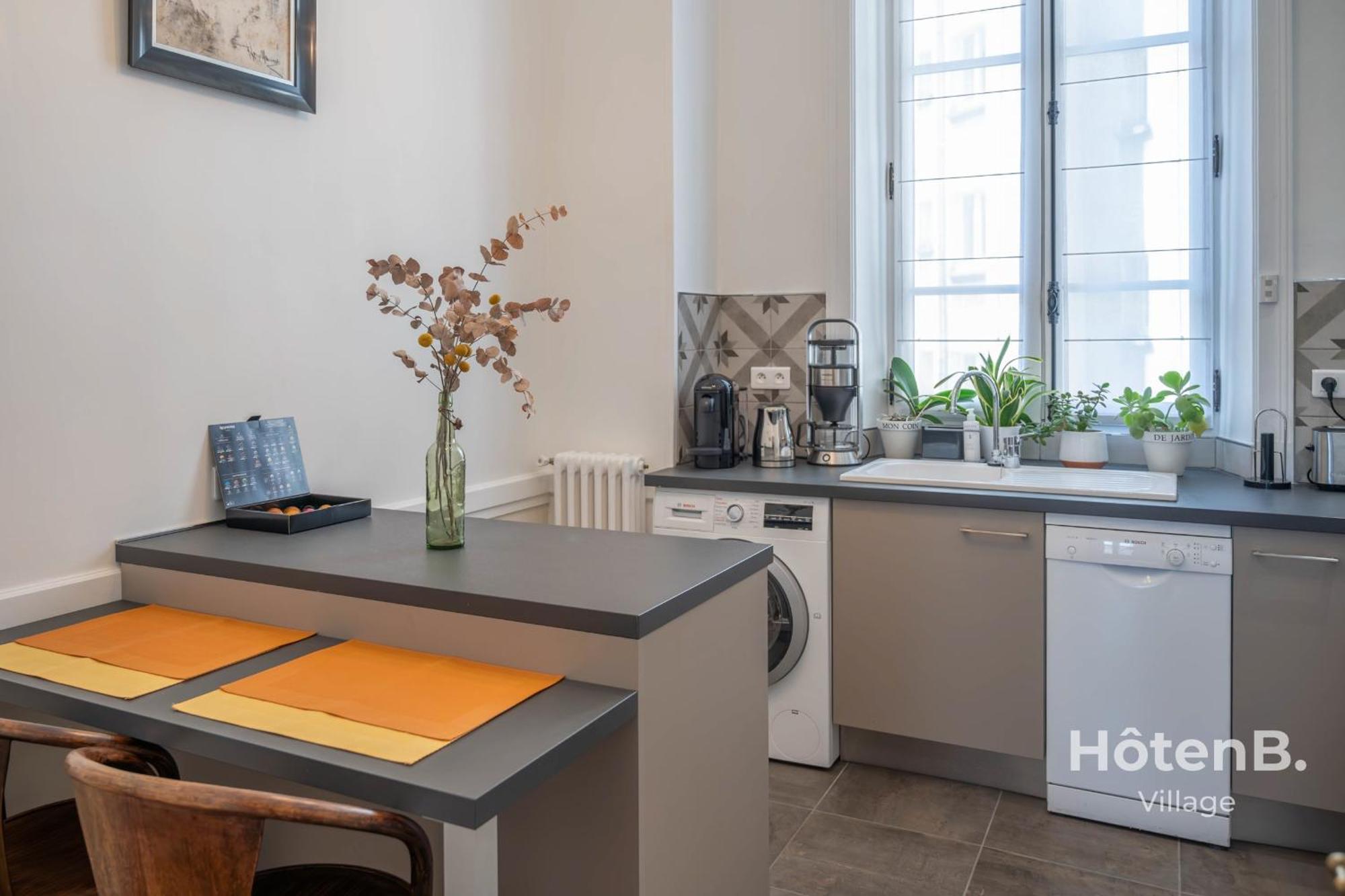 "Les Effrontes" Louis Blanc Charming Apartment リモージュ エクステリア 写真